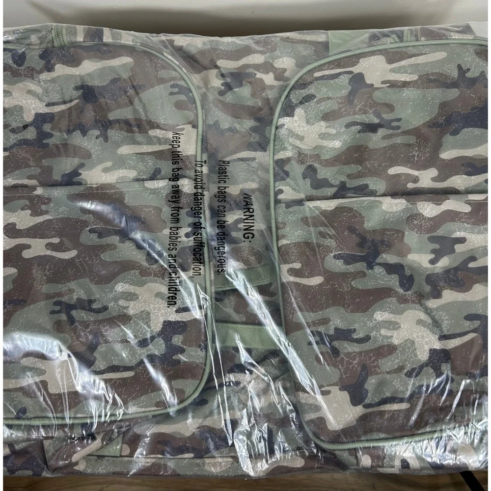 Busch‎ Gardens Duffle Bag Green Retro Camo SeaWorld Souvenir Travel SEALED NEW